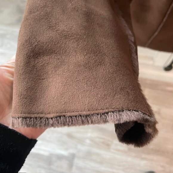 ALFANI PRE-OWNED BROWN PLUSH COAT JACKET SIZE M
